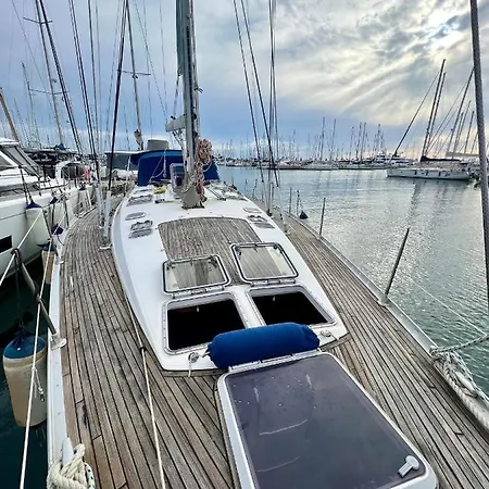 Hotel Sailboat Euplea *